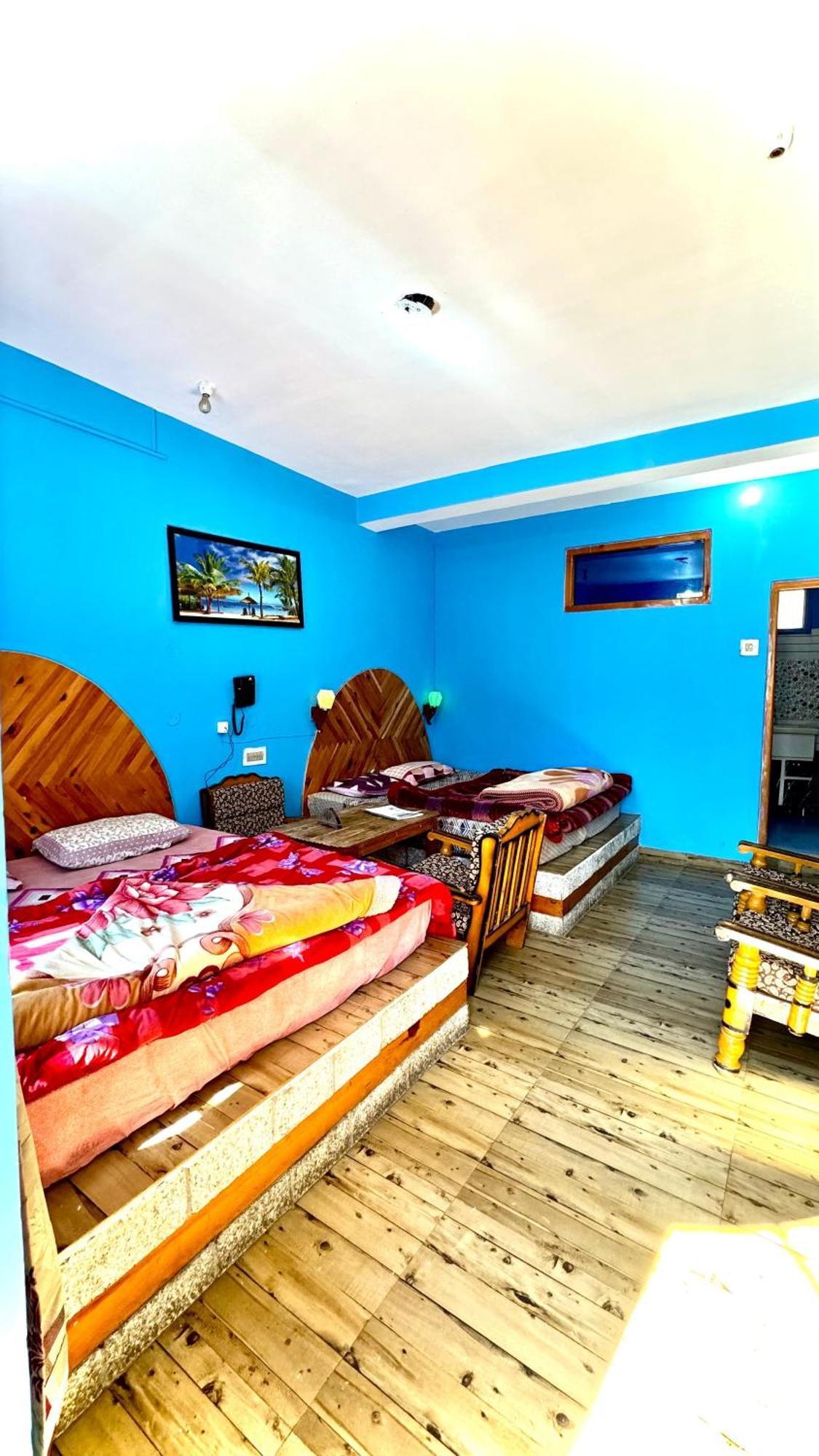 Hotel 19 Tosh ภายนอก รูปภาพ