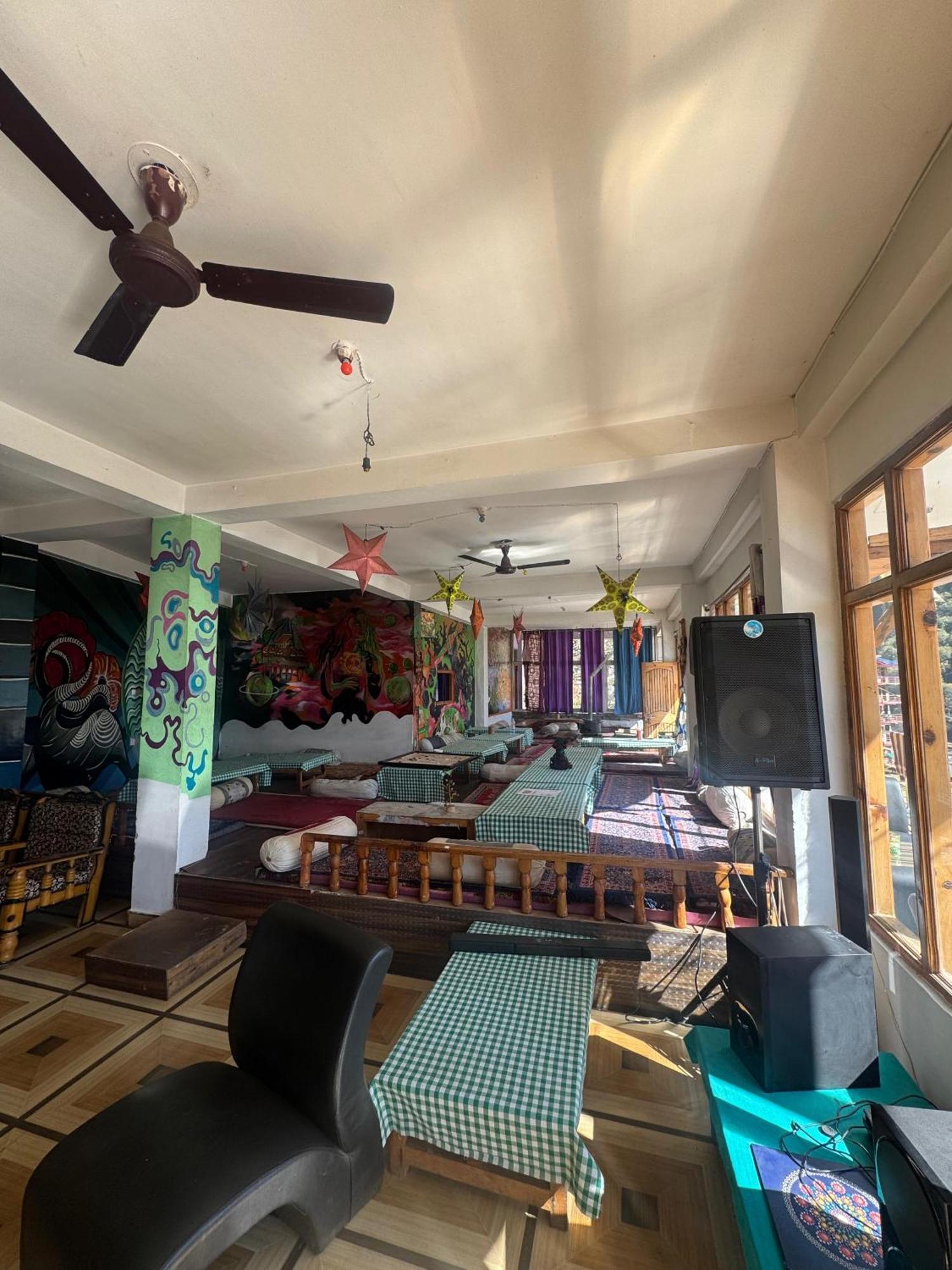 Hotel 19 Tosh ภายนอก รูปภาพ