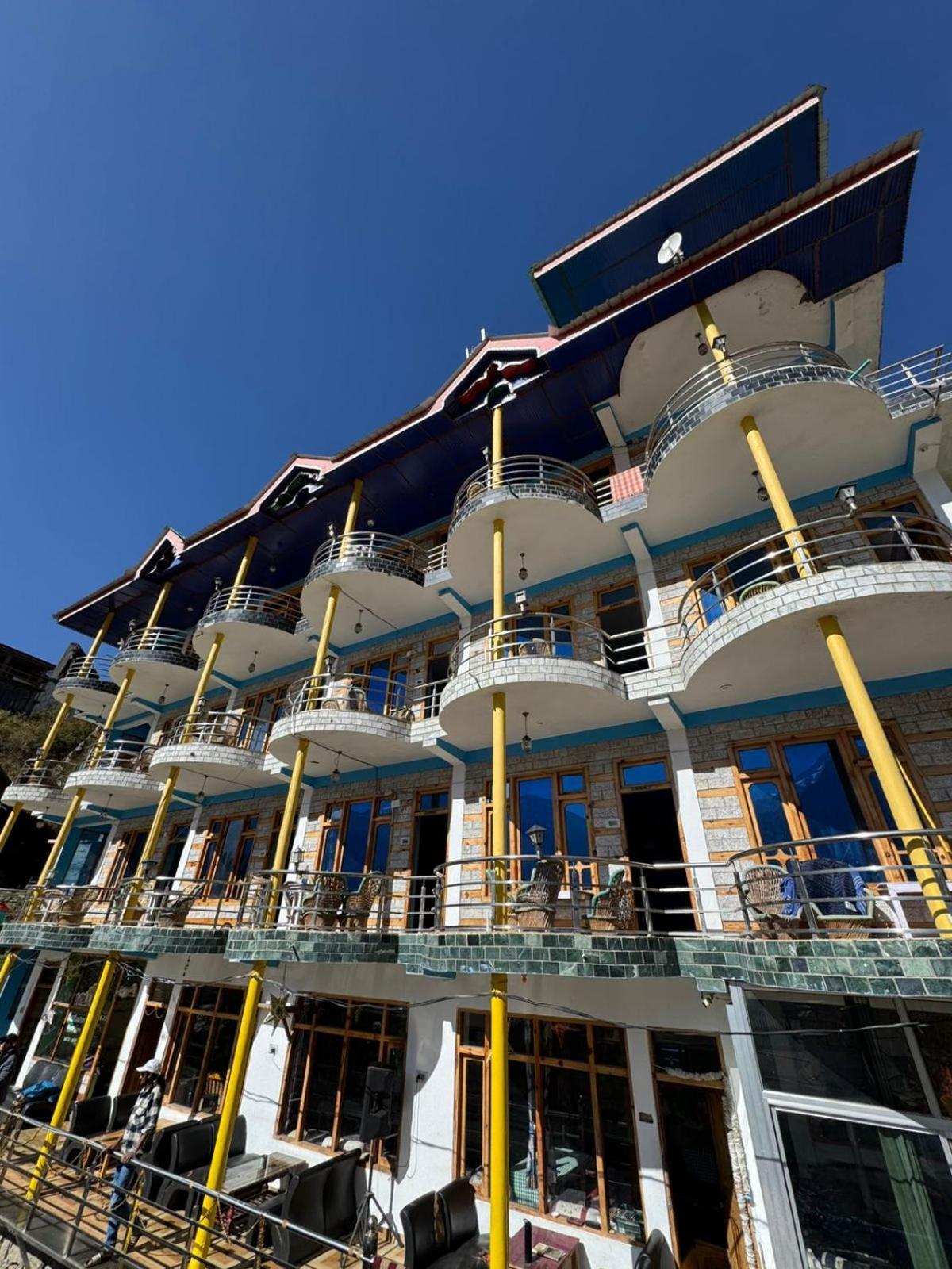 Hotel 19 Tosh ภายนอก รูปภาพ